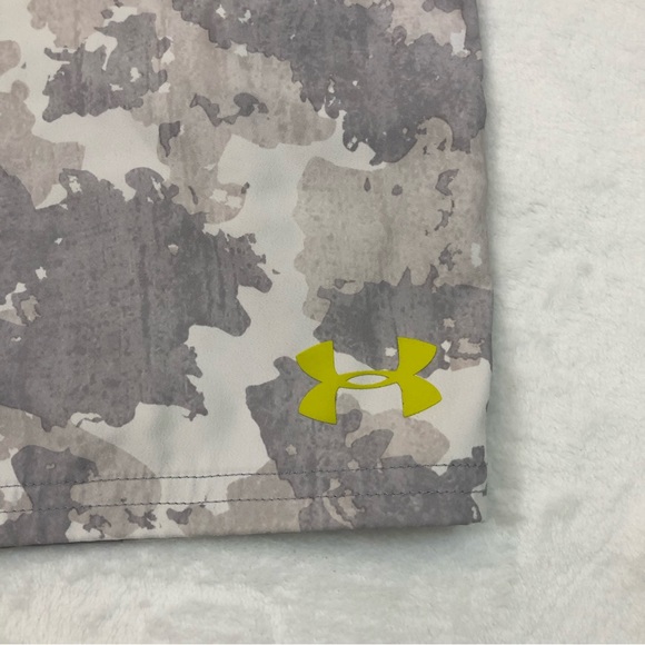 Under Armour Storm HeatGear Loose Snow White Camo Swim Board Shorts Mens 30. - Picture 5 of 10